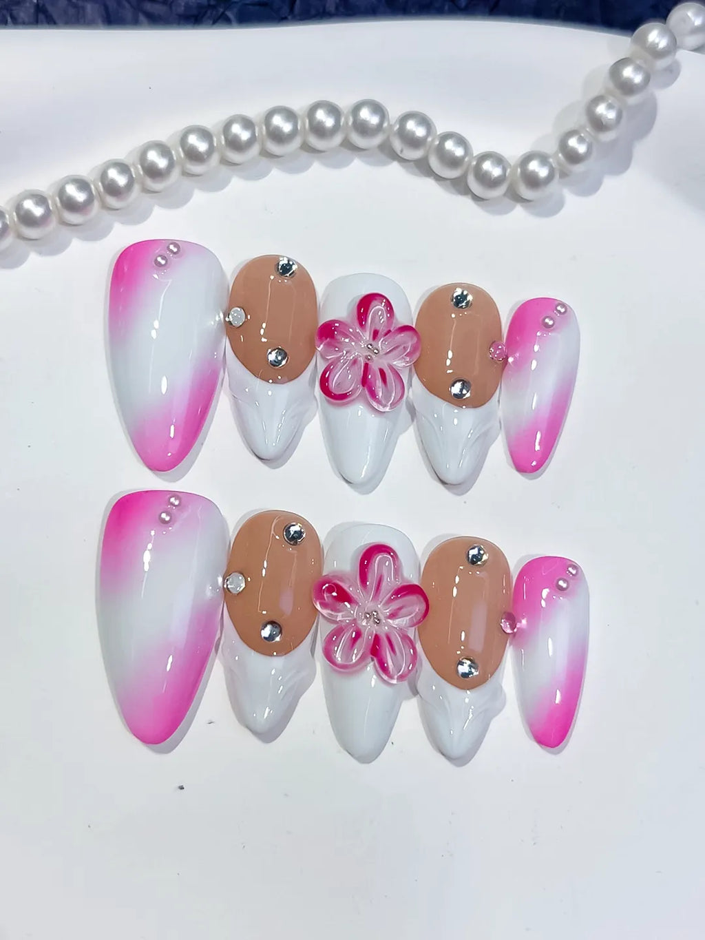 D262 - Medium White Pink Almond Ombre Flower Rhinestone