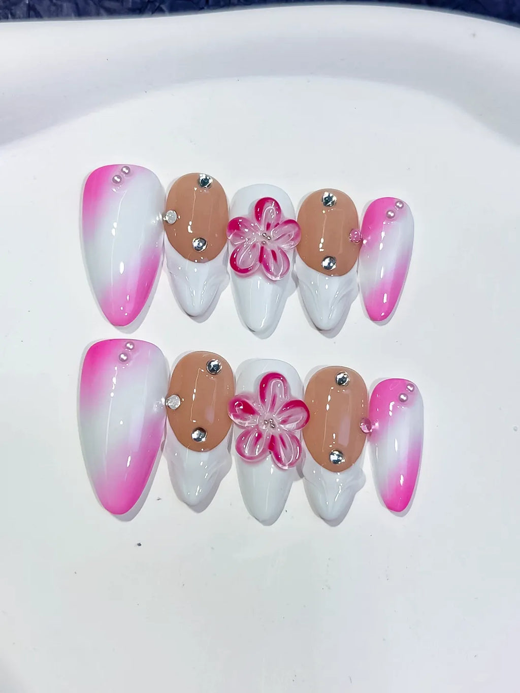 D262 - Medium White Pink Almond Ombre Flower Rhinestone