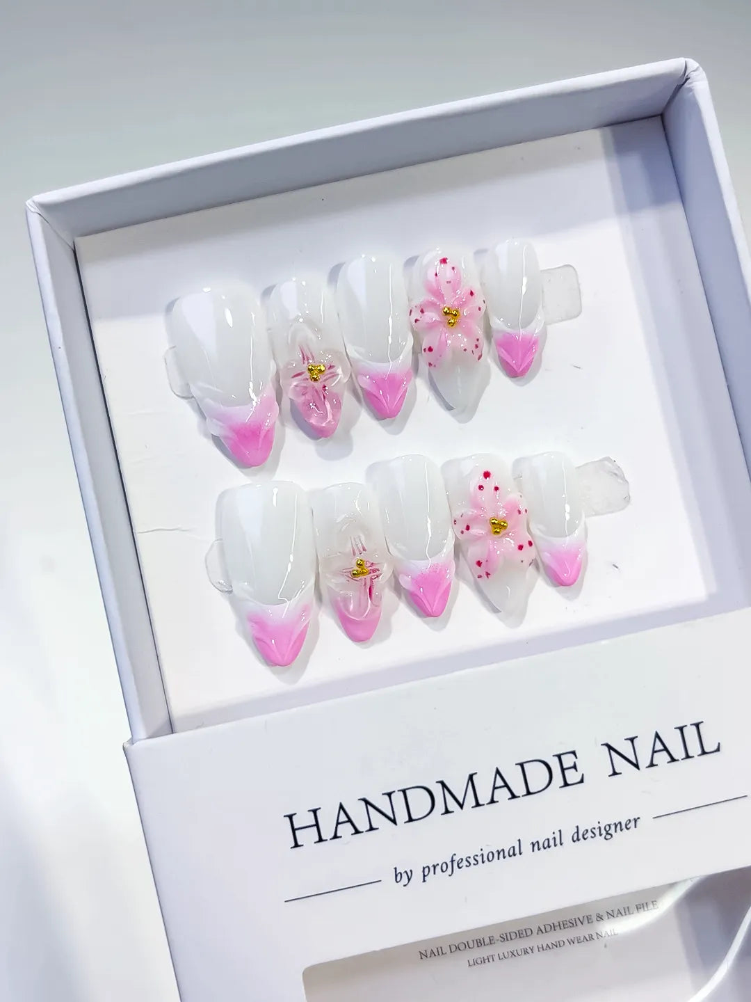 D406 - Medium White Pink Almond French tip Flower Bow