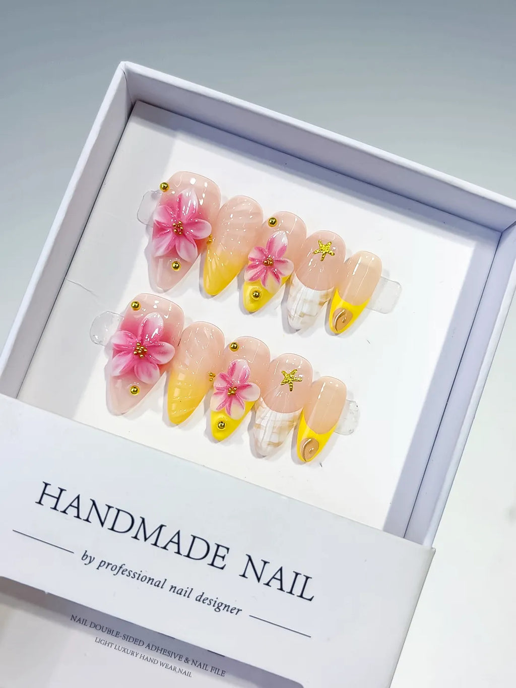 D412 - Medium Nude Pink Almond Ombre Flower Star