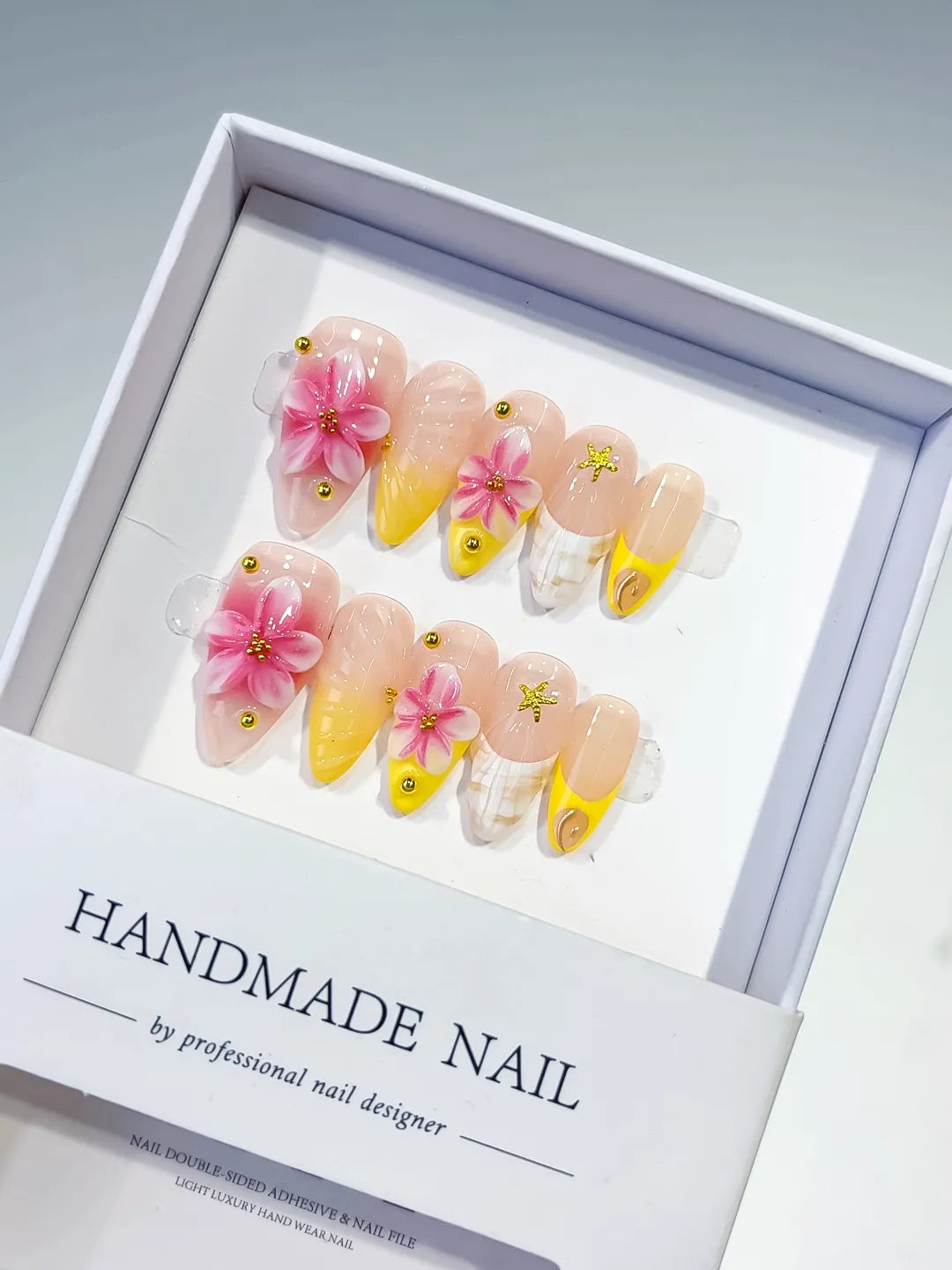 D412 - Medium Nude Pink Almond Ombre Flower Star