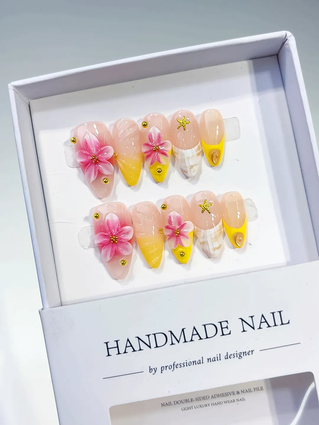 D412 - Medium Nude Pink Almond Ombre Flower Star