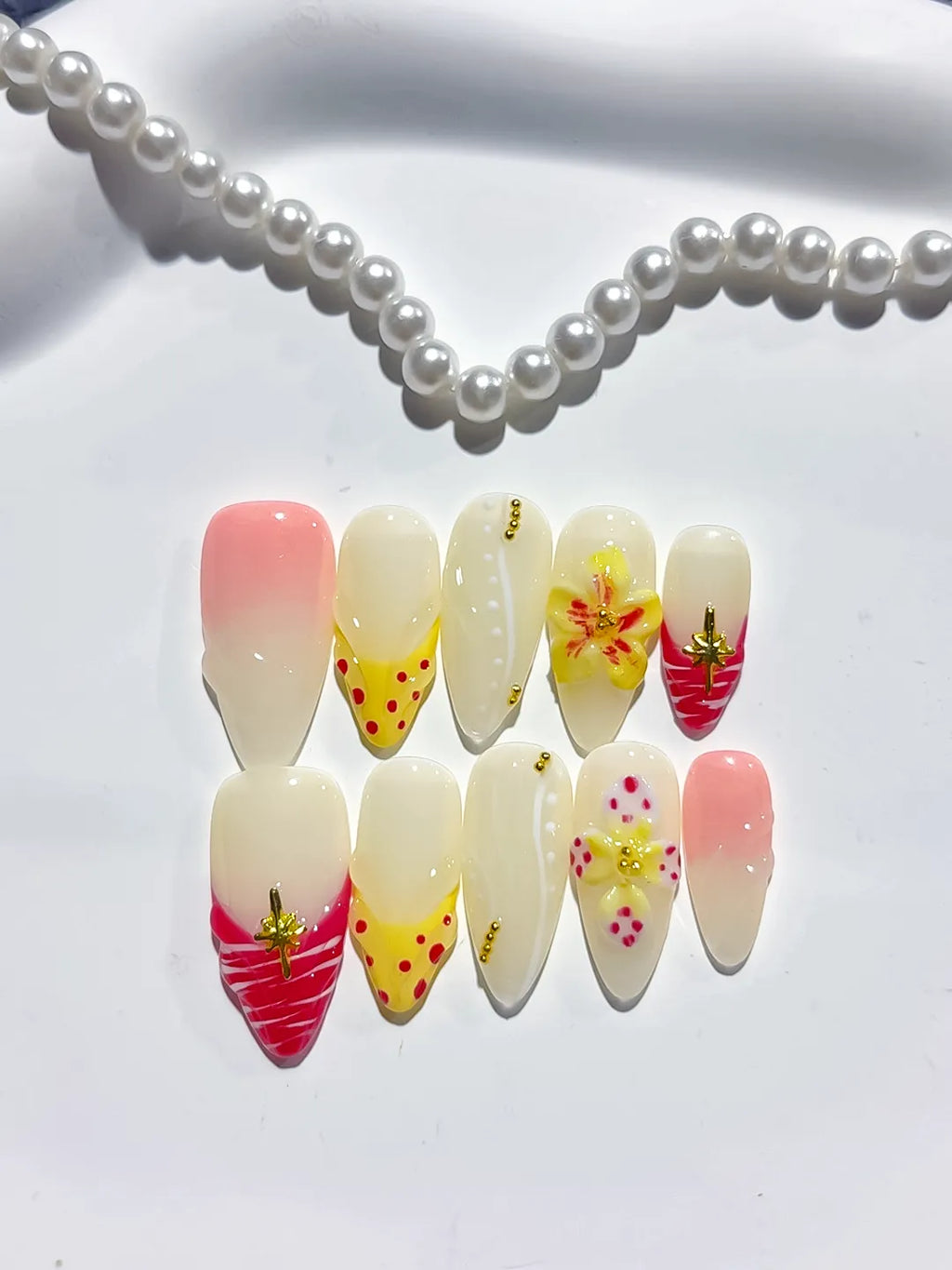 D420 - Medium White Yellow Almond Abstract Flower Dot Pattern