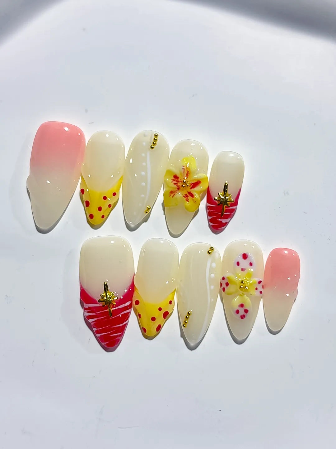 D420 - Medium White Yellow Almond Abstract Flower Dot Pattern