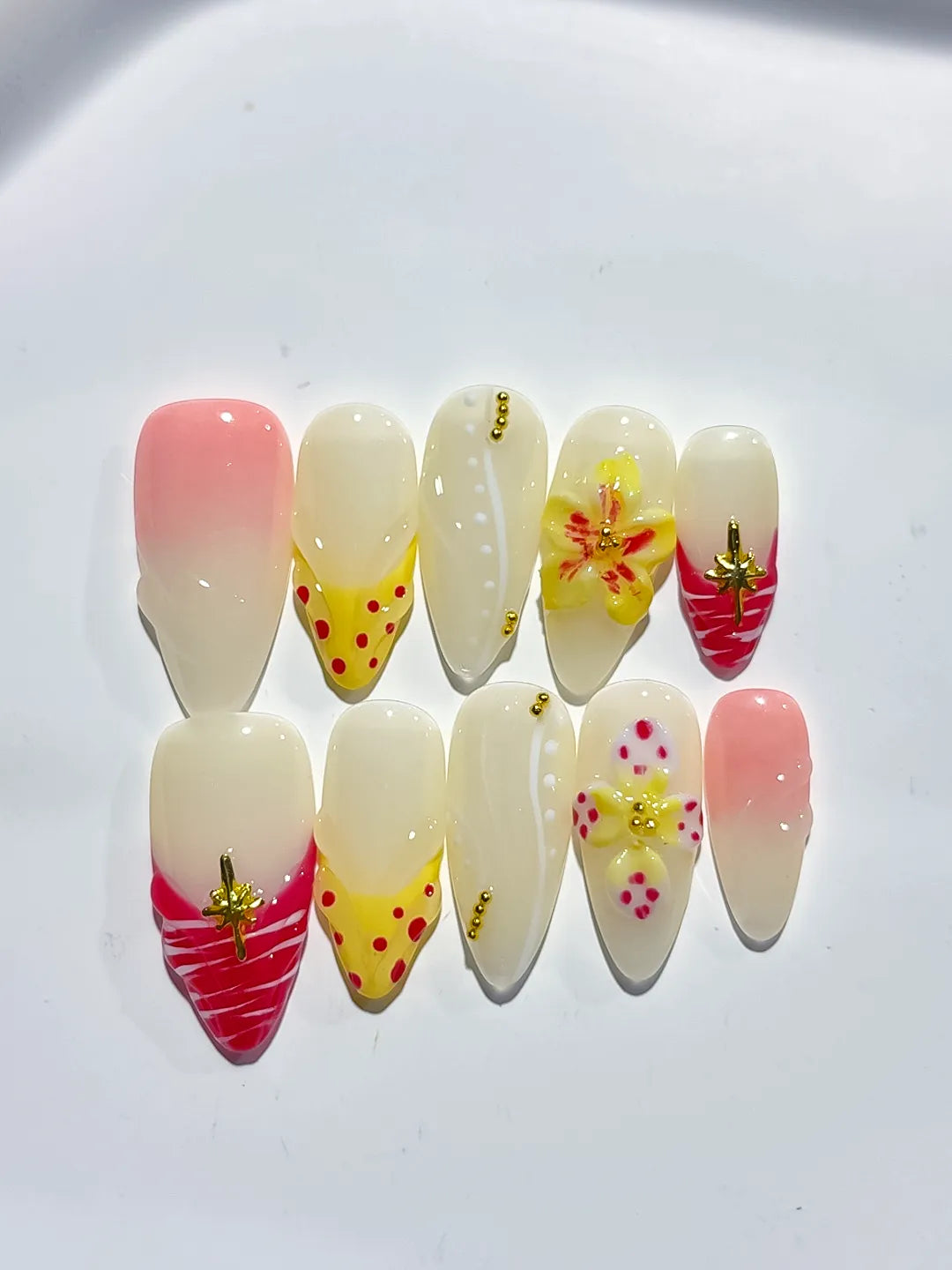 D420 - Medium White Yellow Almond Abstract Flower Dot Pattern