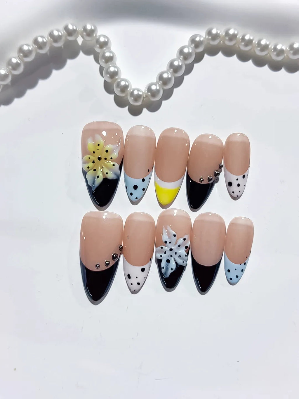 D423 - Medium Nude Black Almond French tip Flower Bow