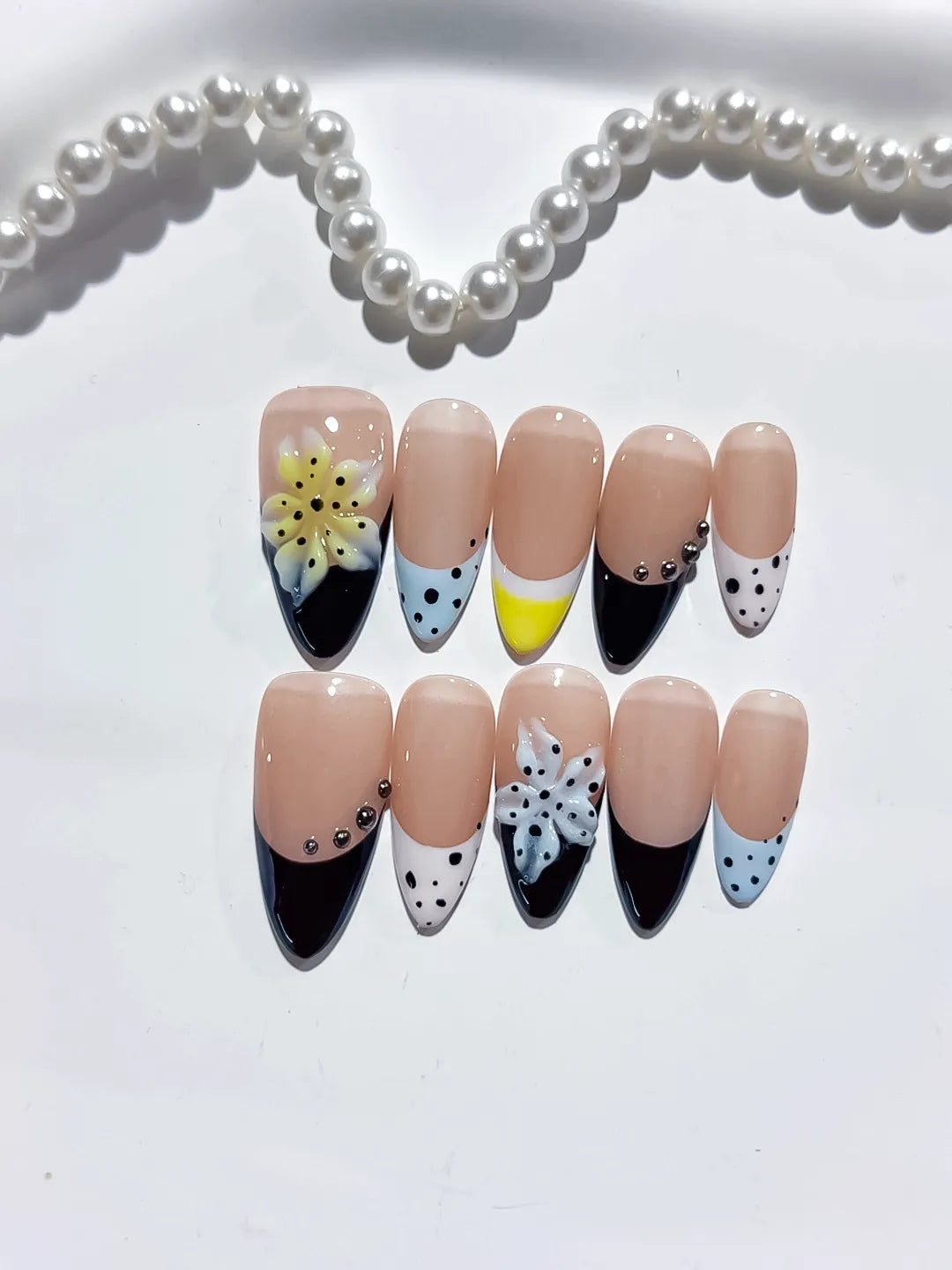D423 - Medium Nude Black Almond French tip Flower Bow
