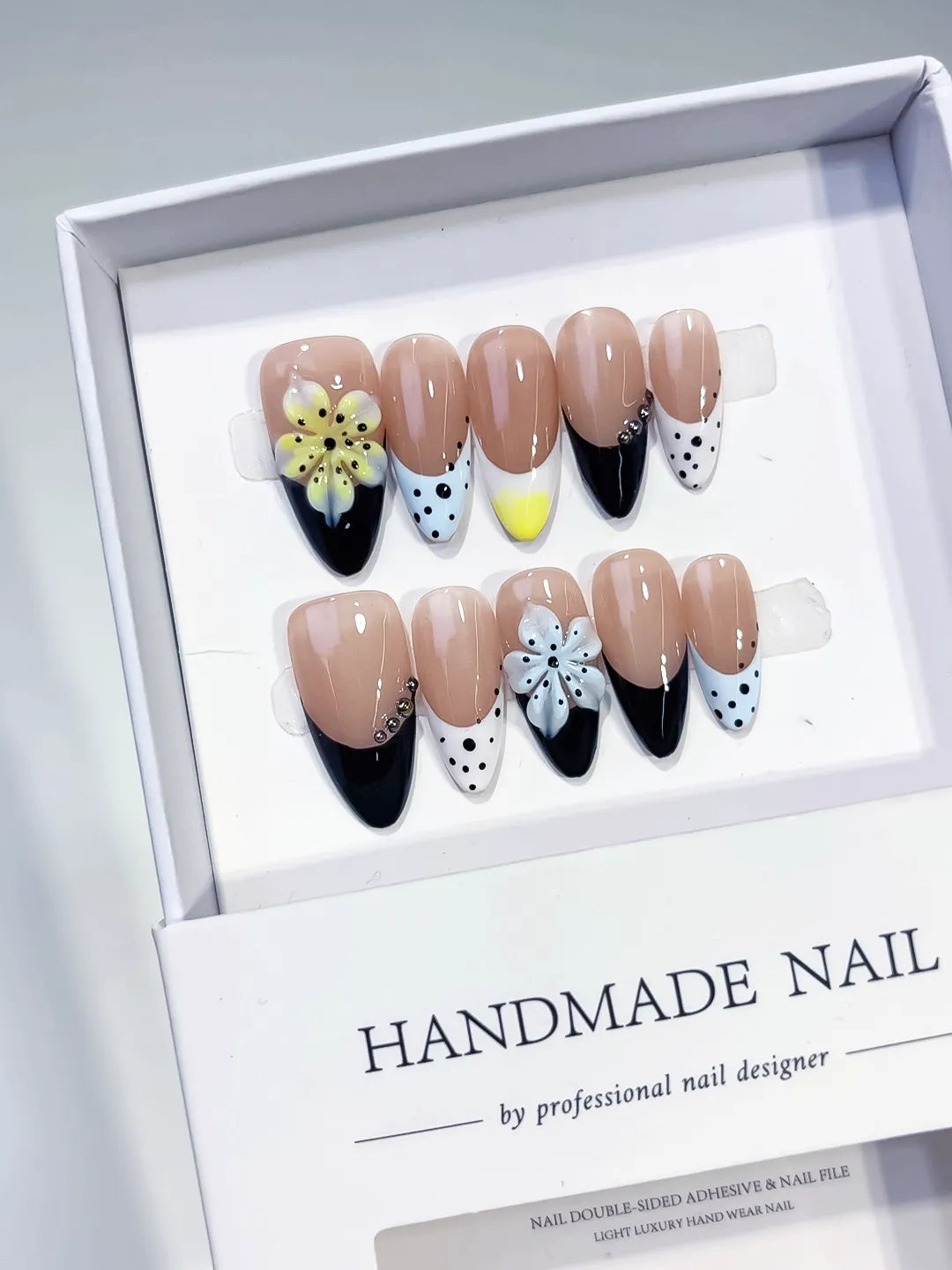D423 - Medium Nude Black Almond French tip Flower Bow
