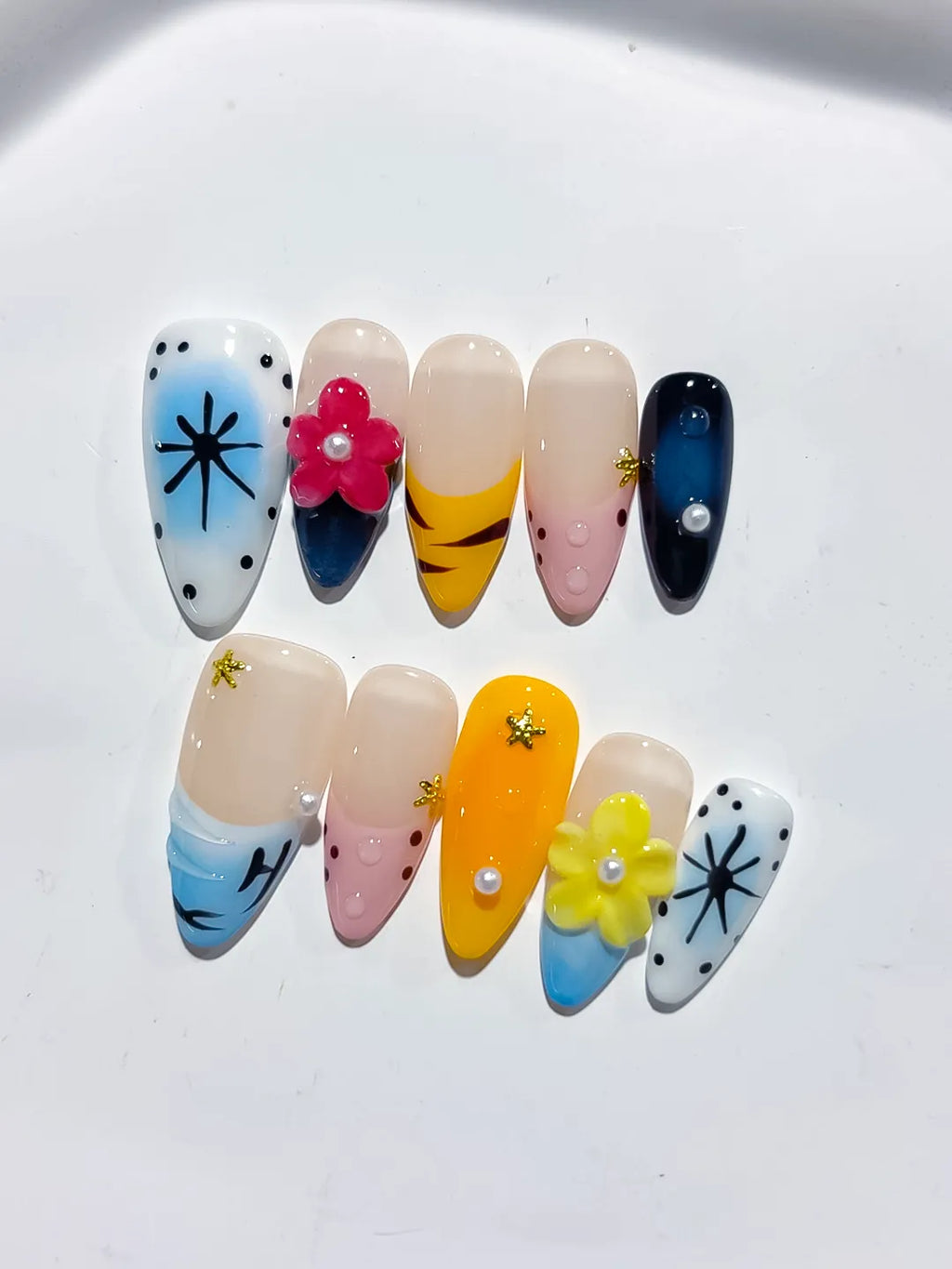 D427 - Medium Blue Yellow Almond Abstract Flower Star