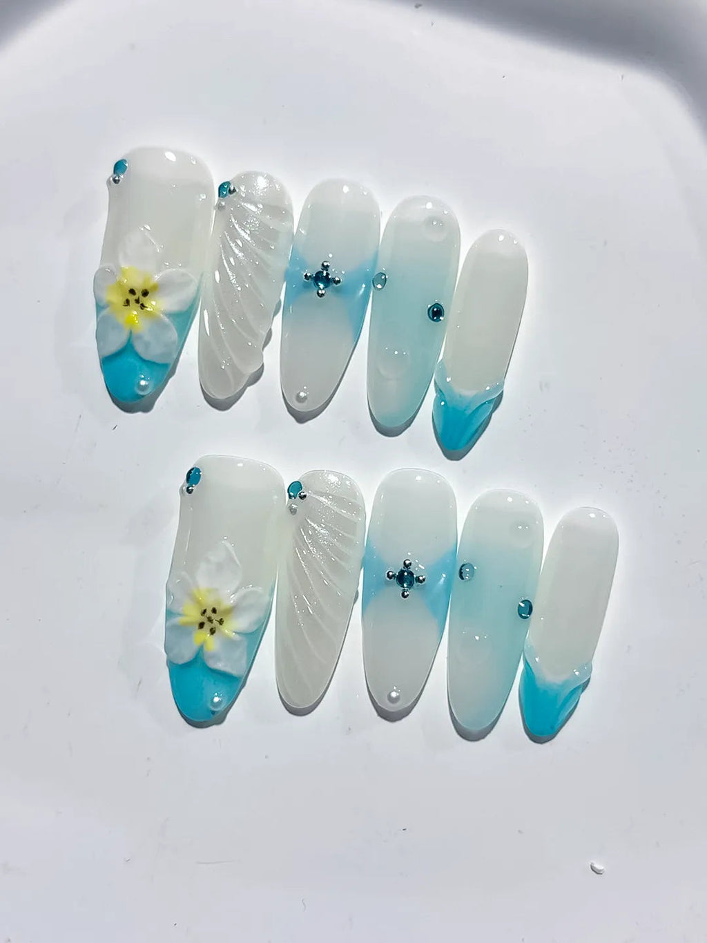 D436 - Long White Blue Oval Ombre Flower Shell VibeNailsLab