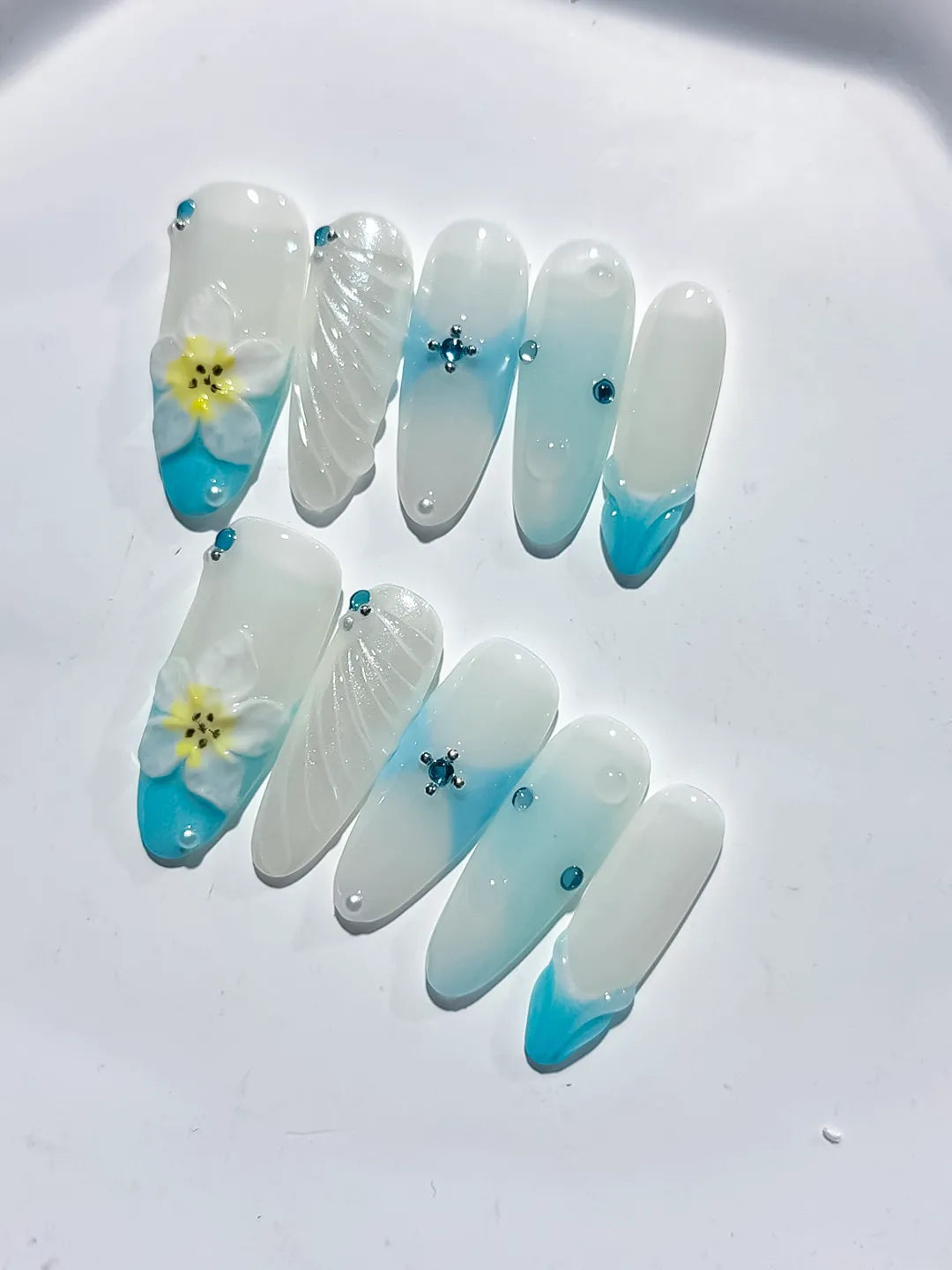 D436 - Long White Blue Oval Ombre Flower Shell VibeNailsLab
