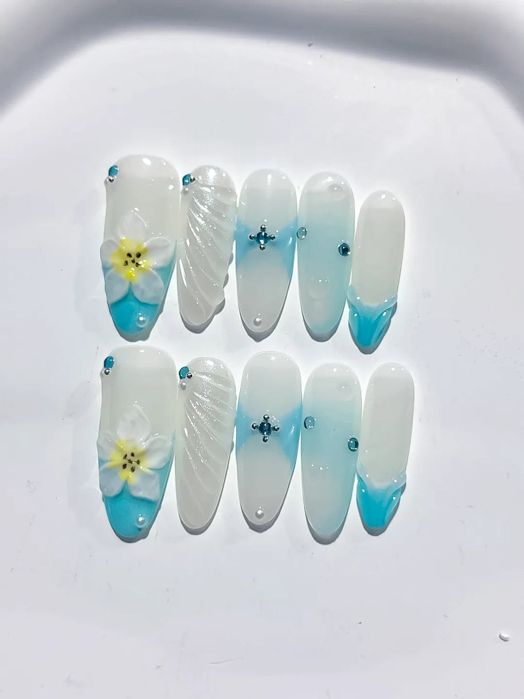 D436 - Long White Blue Oval Ombre Flower Shell VibeNailsLab