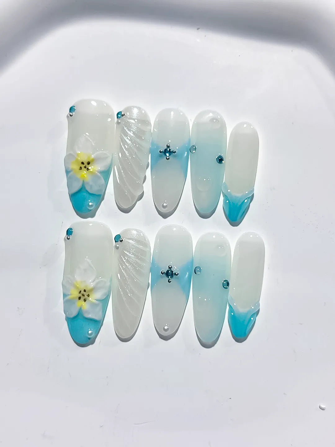 D436 - Long White Blue Oval Ombre Flower Shell VibeNailsLab
