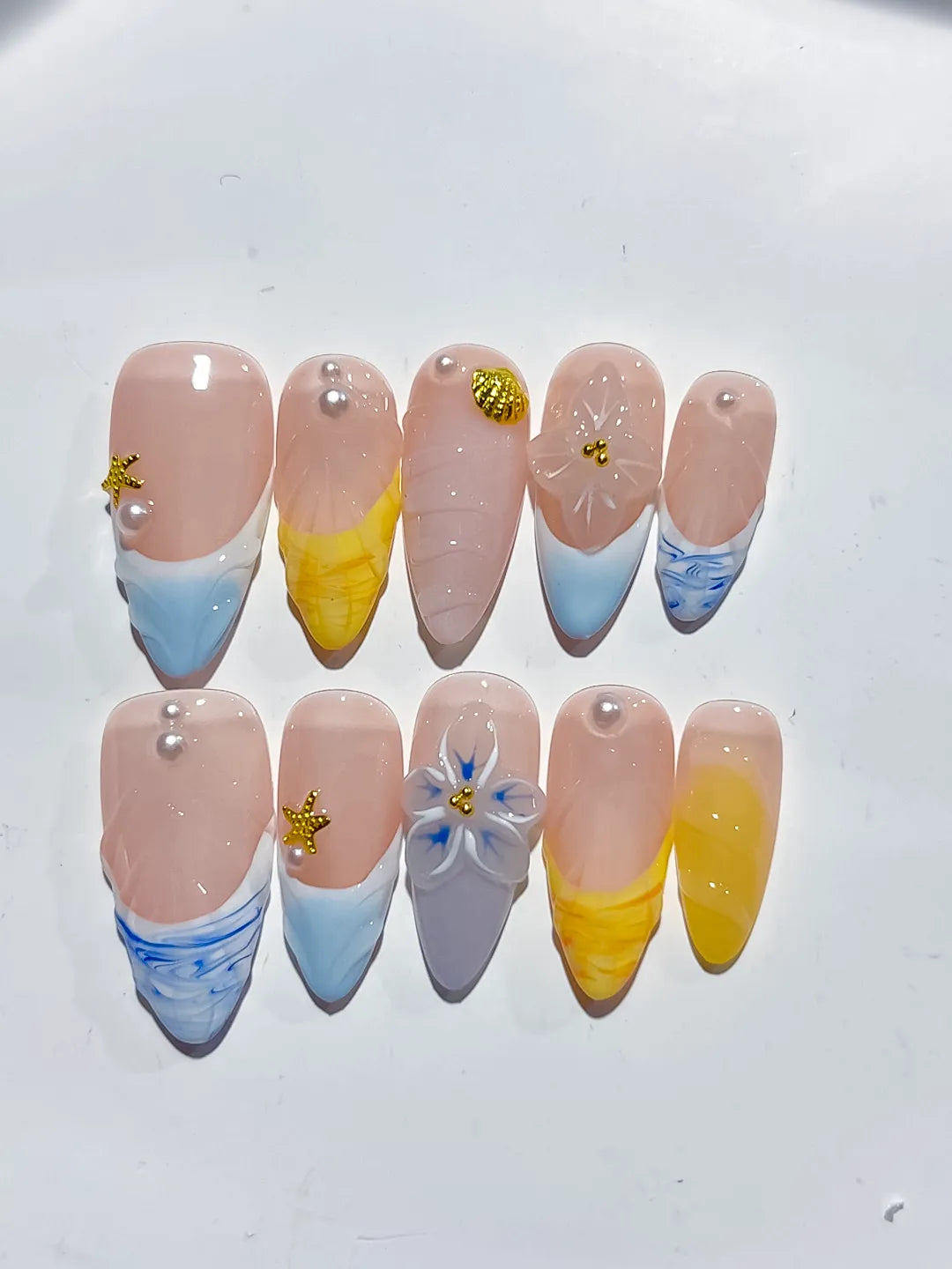 D440 - Medium Nude Blue Almond French tip Flower Star