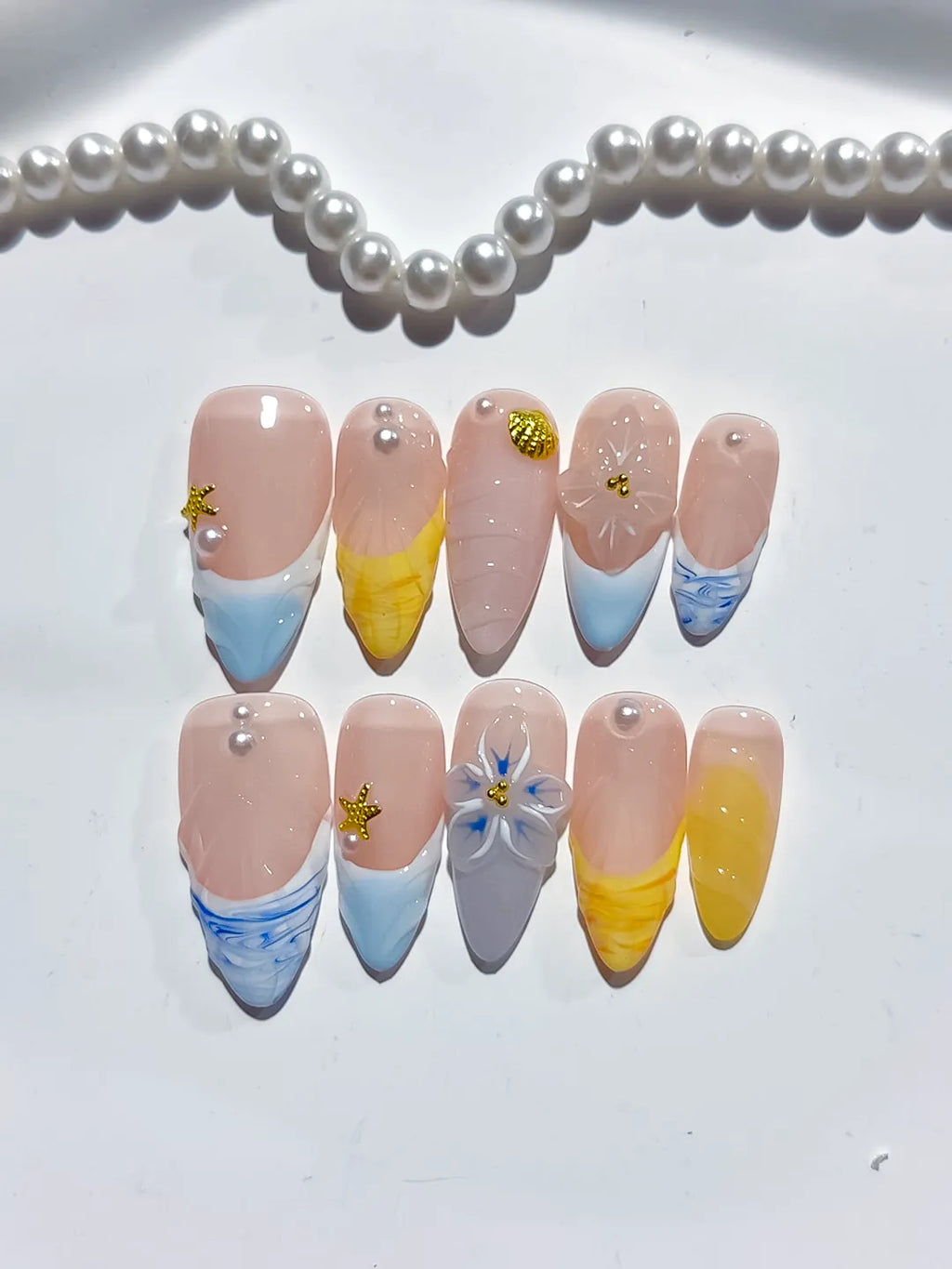 D440 - Medium Nude Blue Almond French tip Flower Star