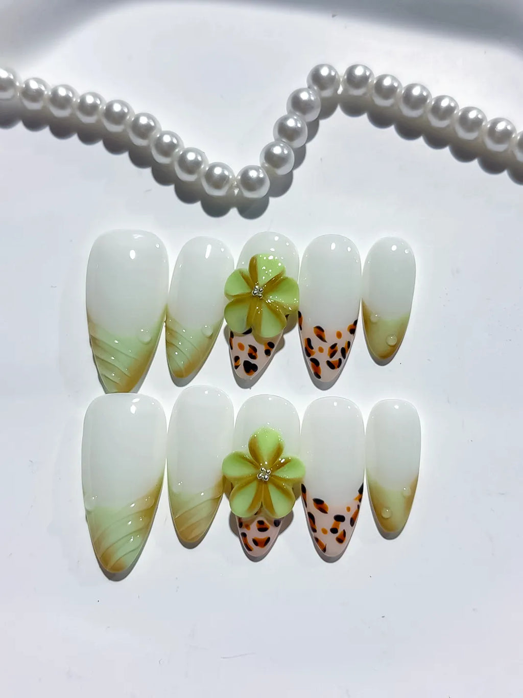 D446 - Medium White Green Almond Ombre Flower Animal Print