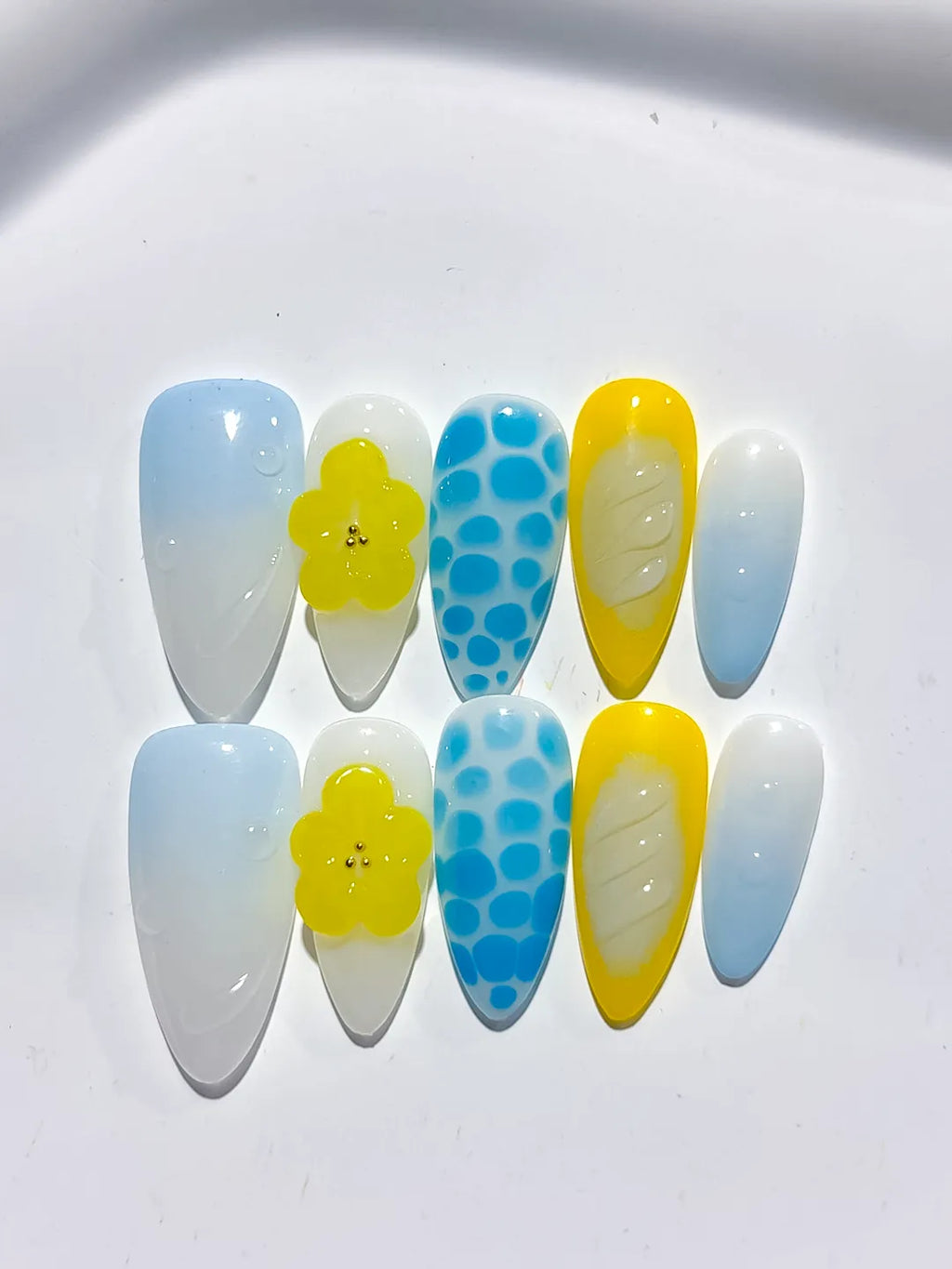 D450 - Medium White Blue Almond Abstract Flower Dot Pattern