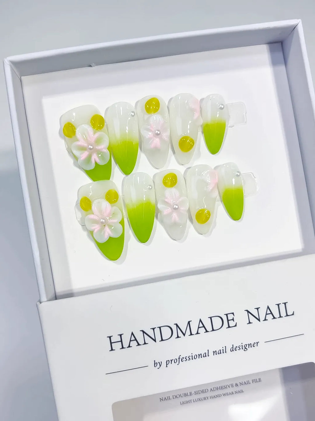 D455 - Medium White Green Almond Ombre Flower Dot Pattern