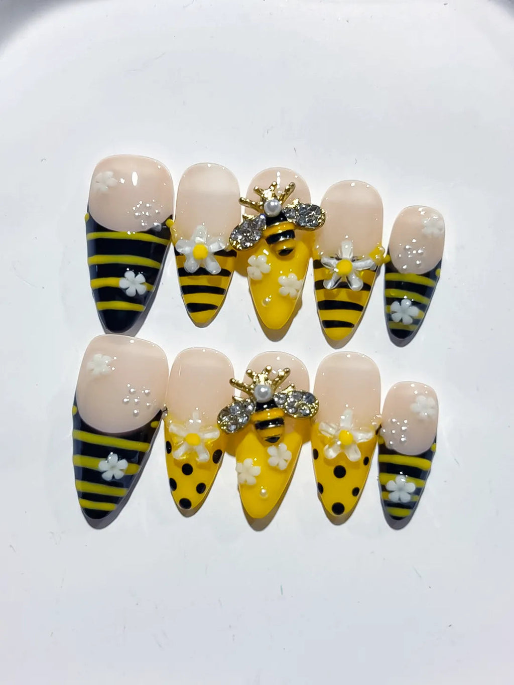 D456 - Medium Yellow Black Almond Abstract Bee Flower VibeNailsLab