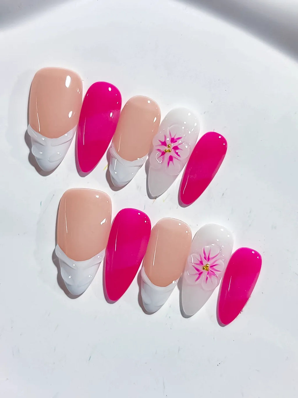 D473 - Medium Nude Pink Almond French tip Flower