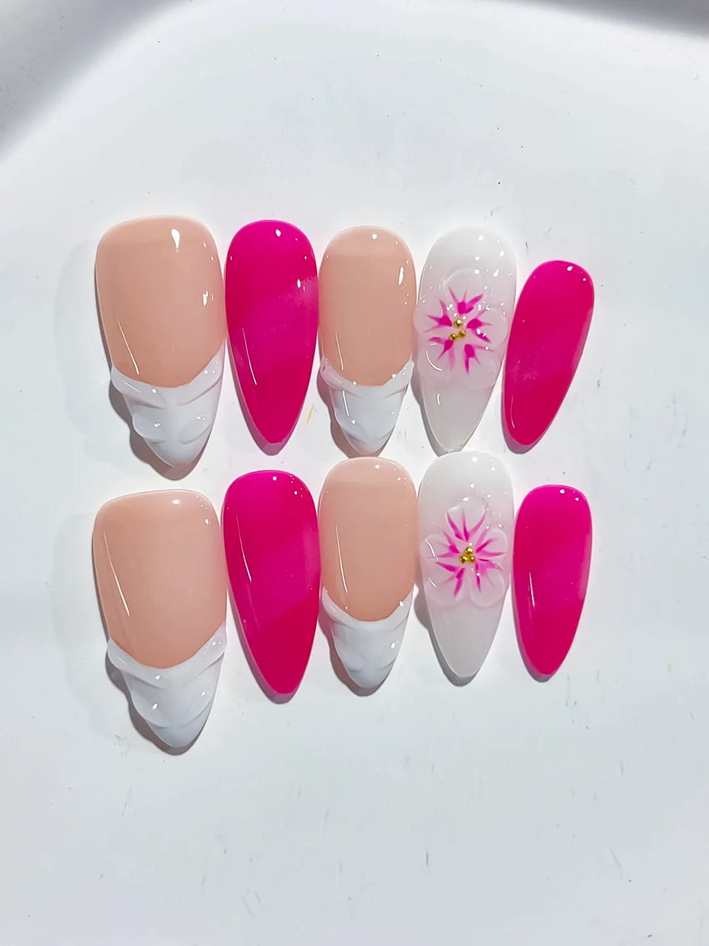 D473 - Medium Nude Pink Almond French tip Flower