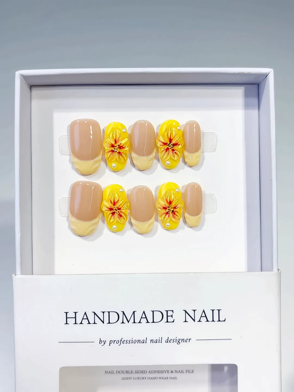 D474 - Medium Nude Yellow Oval French tip Flower