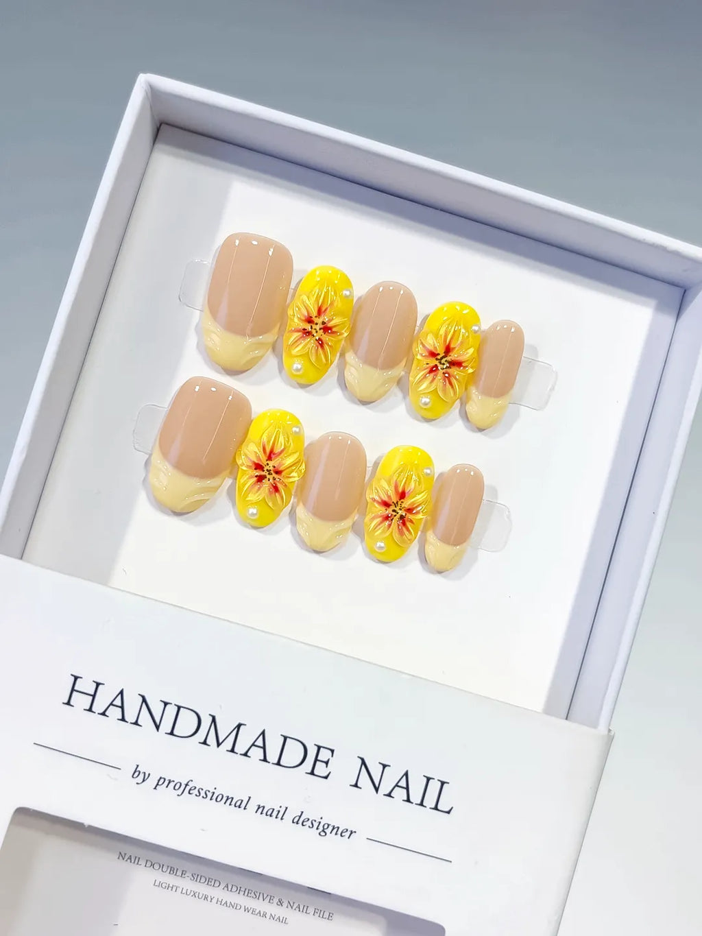 D474 - Medium Nude Yellow Oval French tip Flower