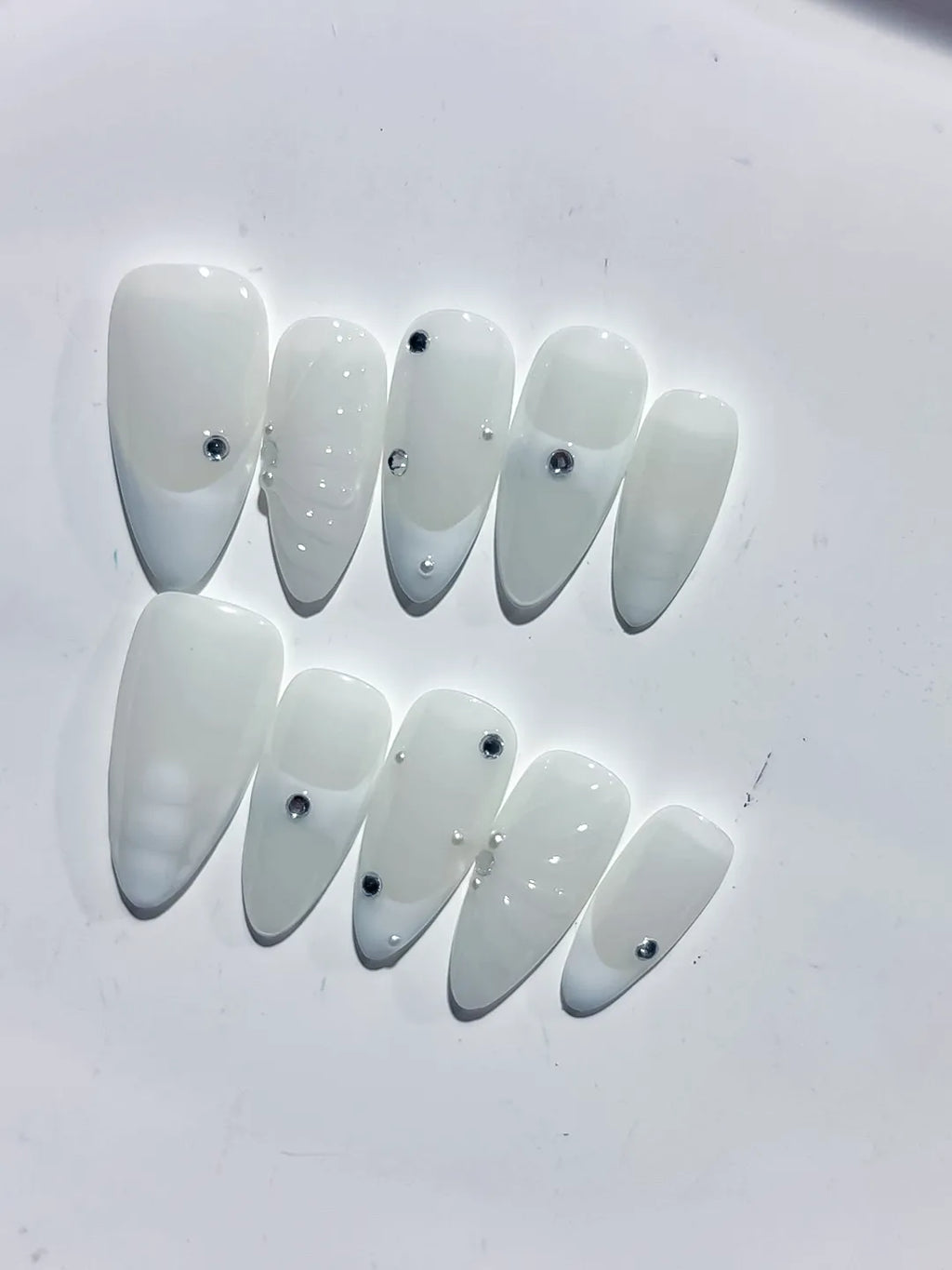 D480 - Medium White Almond Solid color Rhinestone Shell