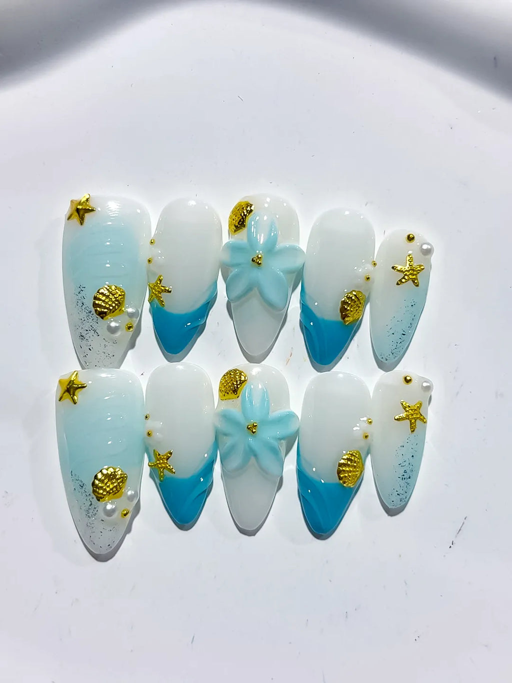 D484 - Medium White Blue Almond French tip Flower Star