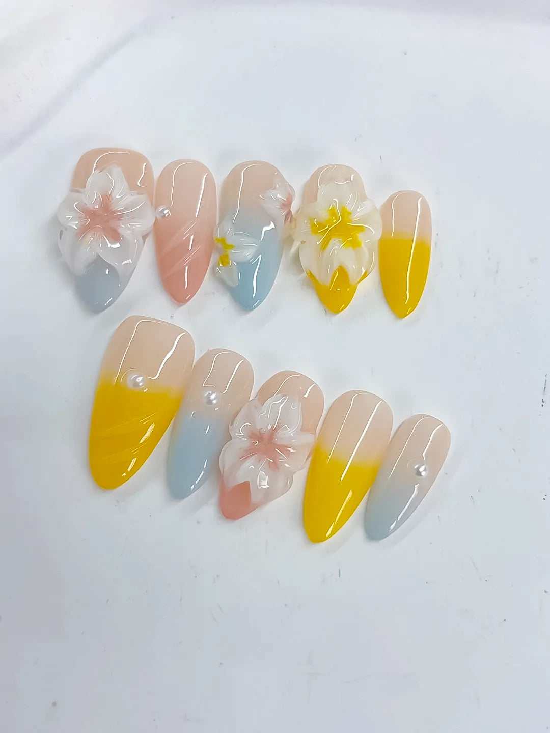 D490 - Medium Nude Yellow Almond French tip Flower Pearl