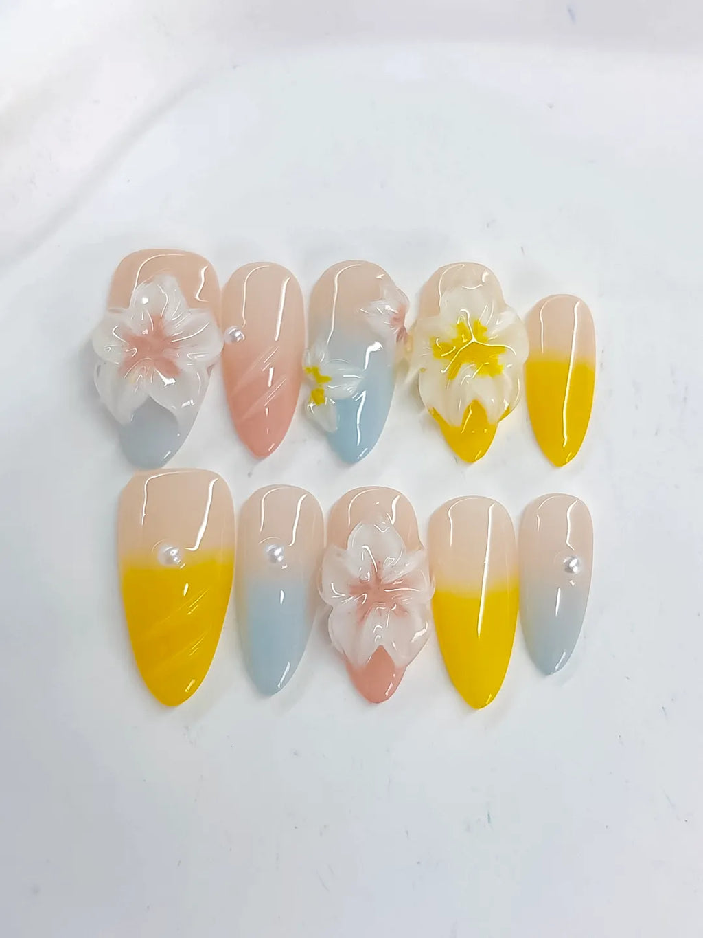D490 - Medium Nude Yellow Almond French tip Flower Pearl