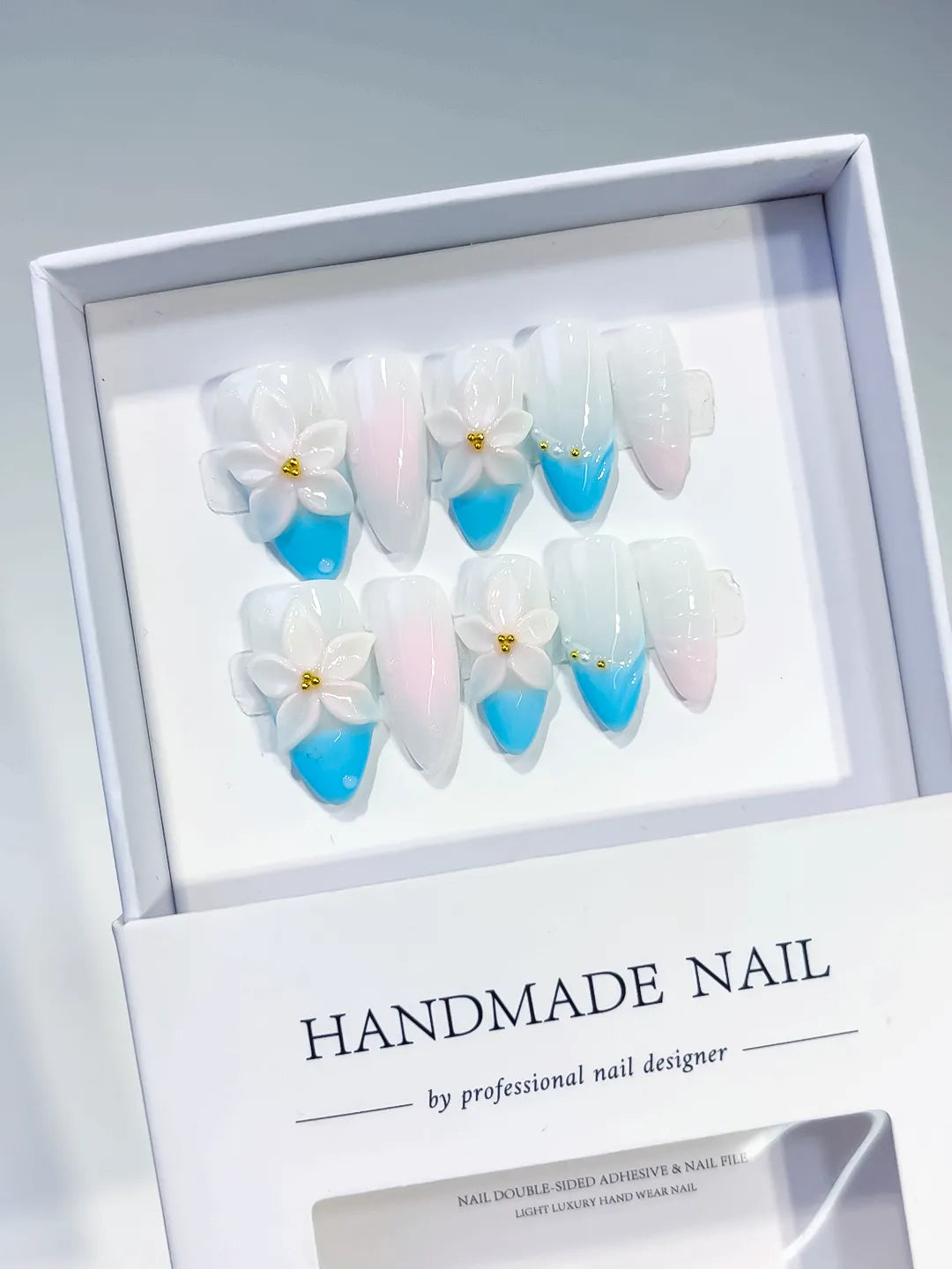 D497 - Medium White Blue Almond French tip Flower