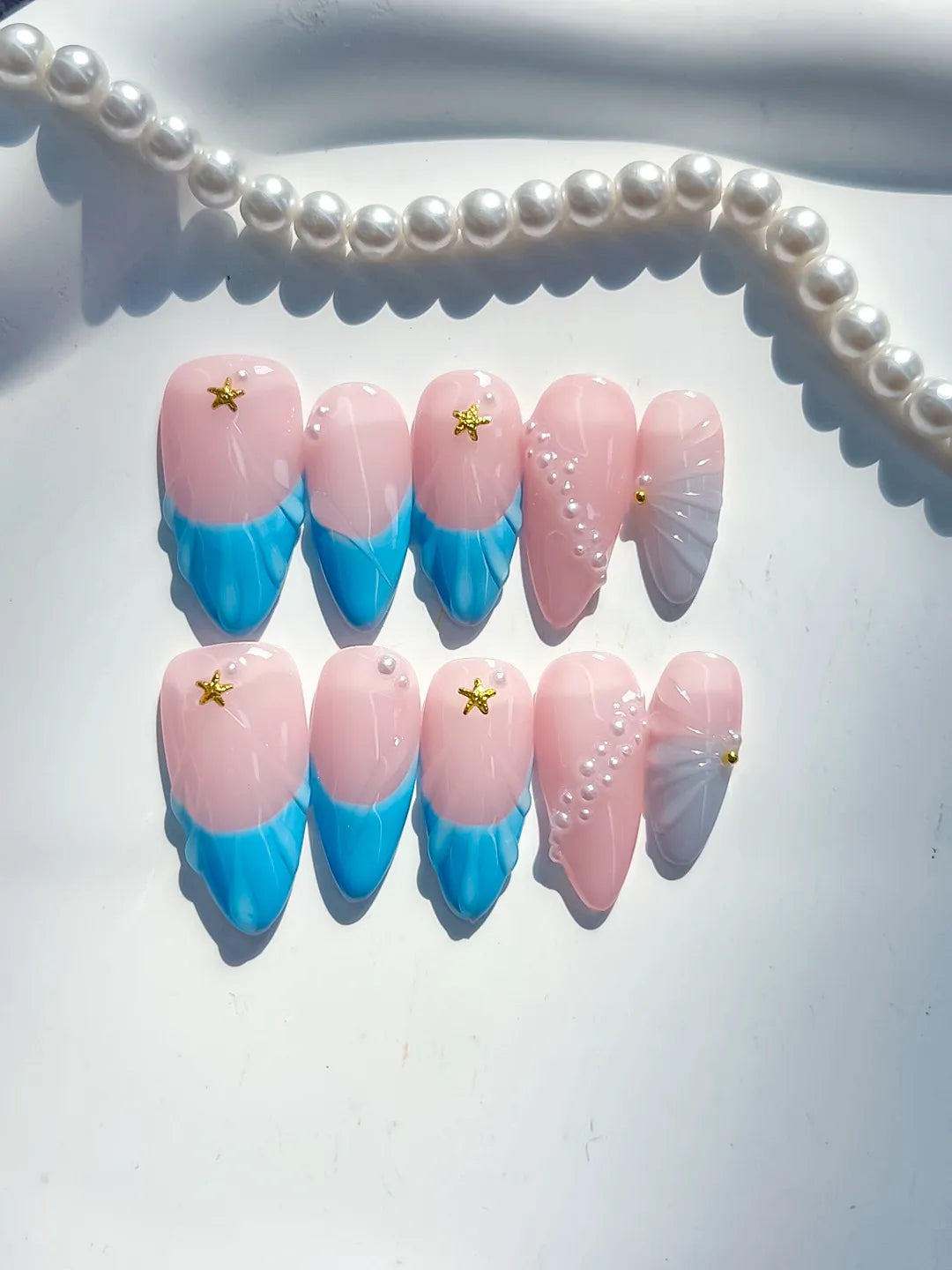 D503 - Medium Pink Blue Almond Ombre Star Shell