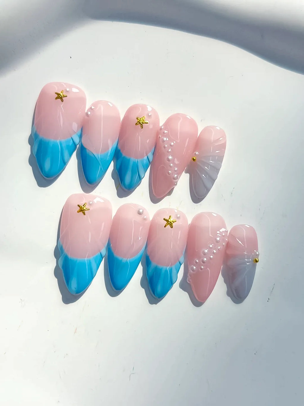 D503 - Medium Pink Blue Almond Ombre Star Shell