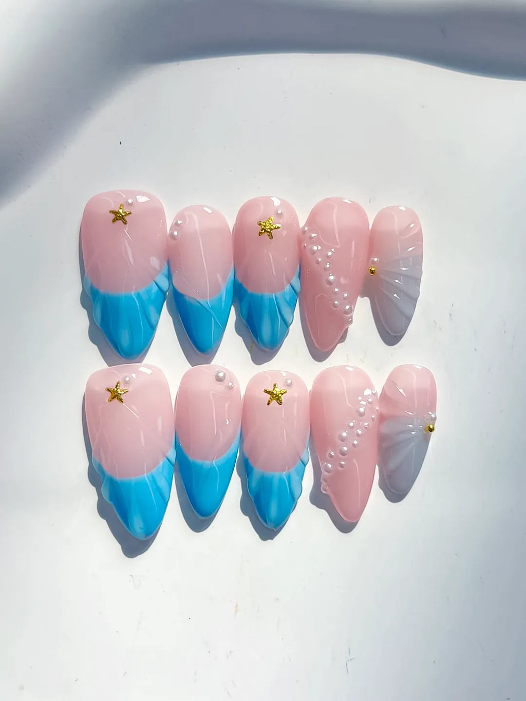 D503 - Medium Pink Blue Almond Ombre Star Shell