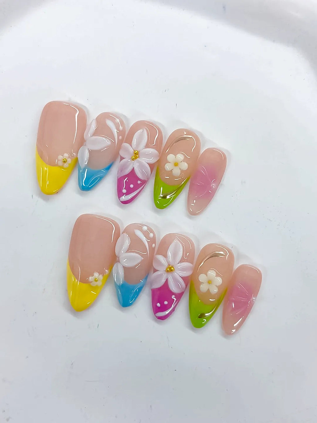 D511 - Medium Nude Yellow Almond Abstract Flower Dot Pattern VibeNailsLab