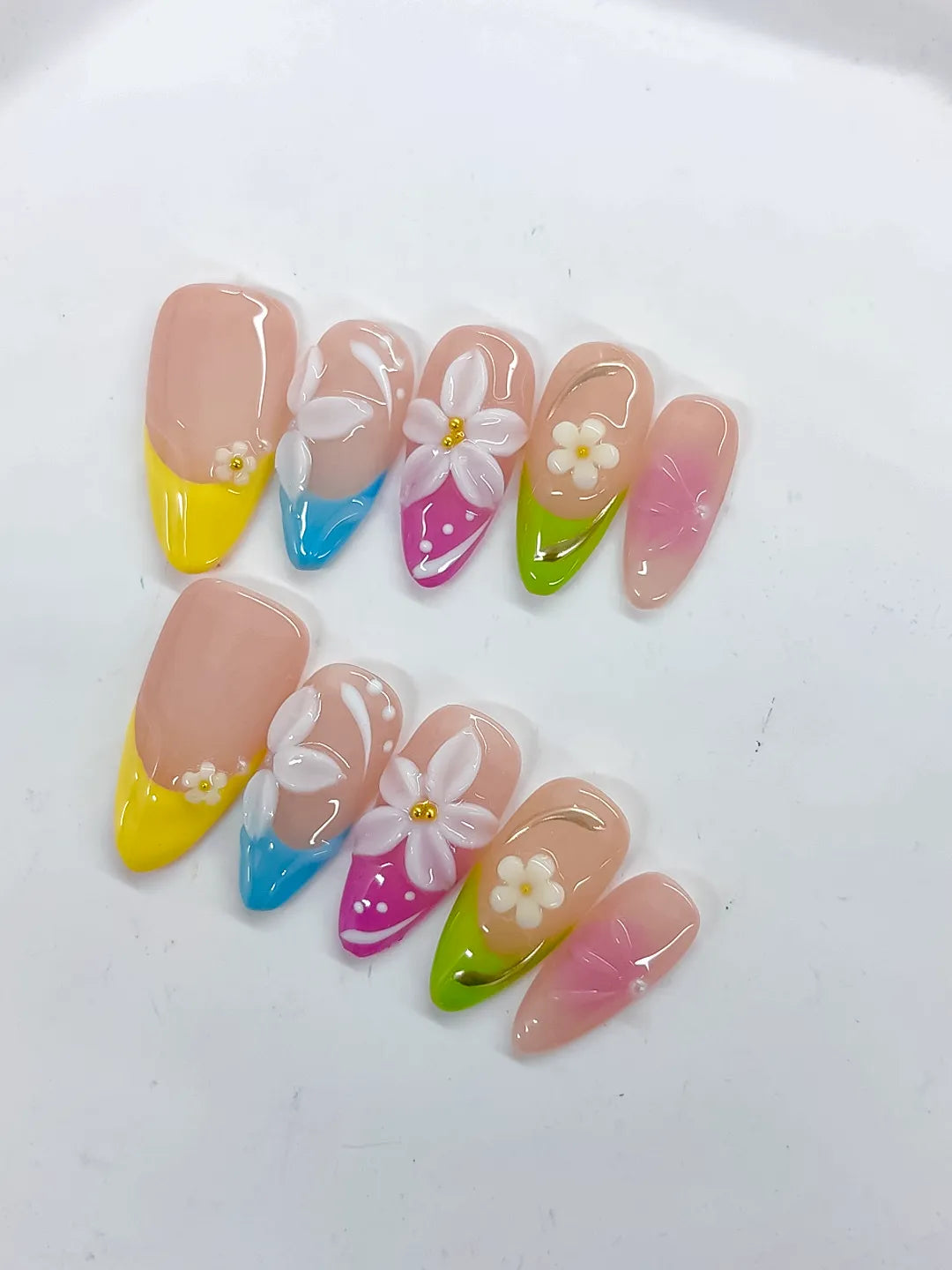 D511 - Medium Nude Yellow Almond Abstract Flower Dot Pattern VibeNailsLab