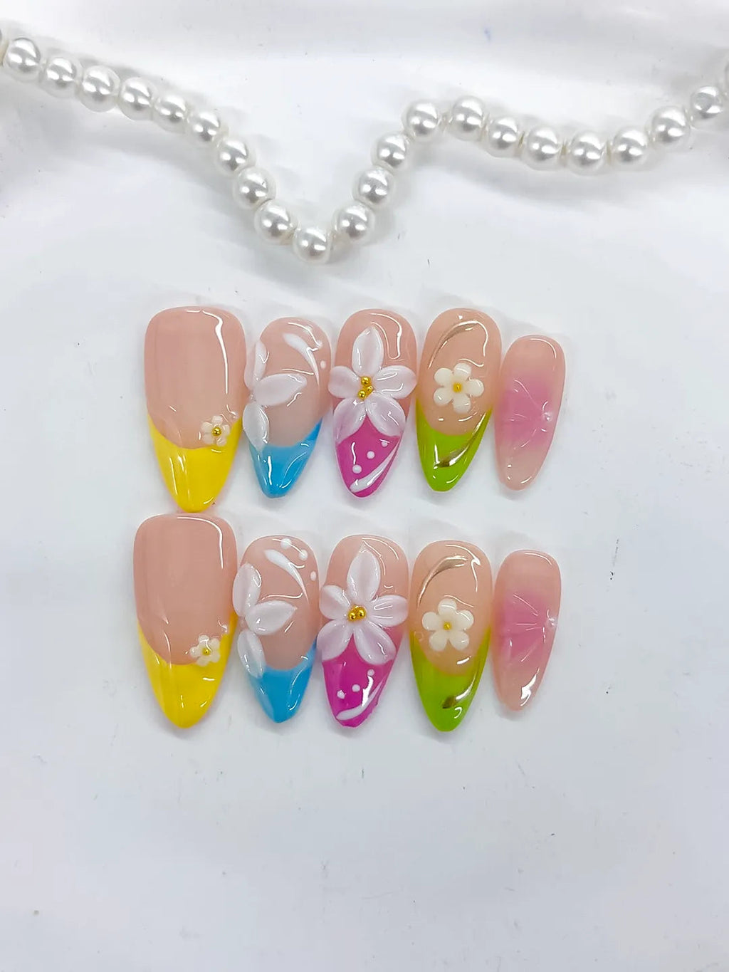 D511 - Medium Nude Yellow Almond Abstract Flower Dot Pattern VibeNailsLab