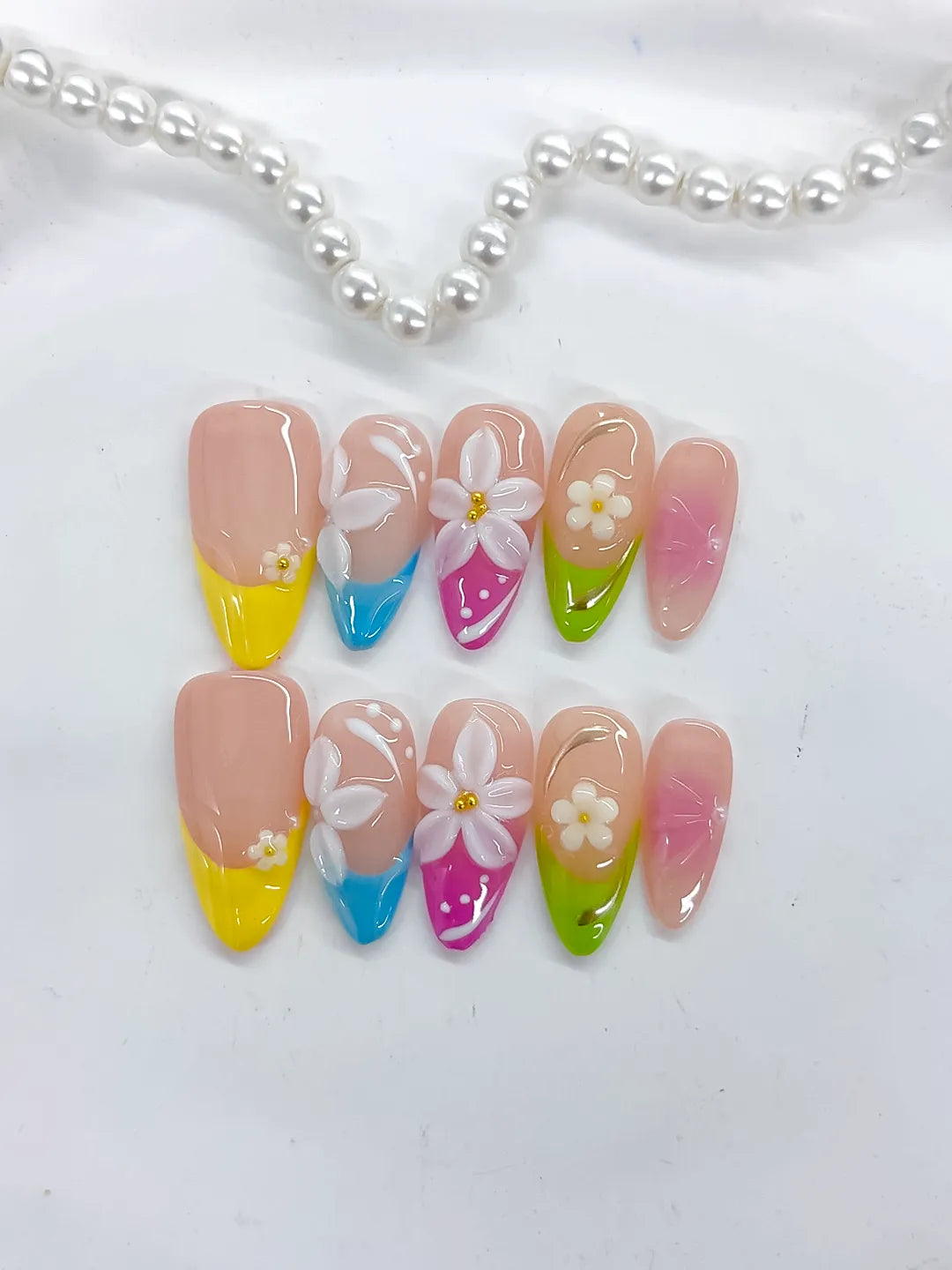 D511 - Medium Nude Yellow Almond Abstract Flower Dot Pattern VibeNailsLab