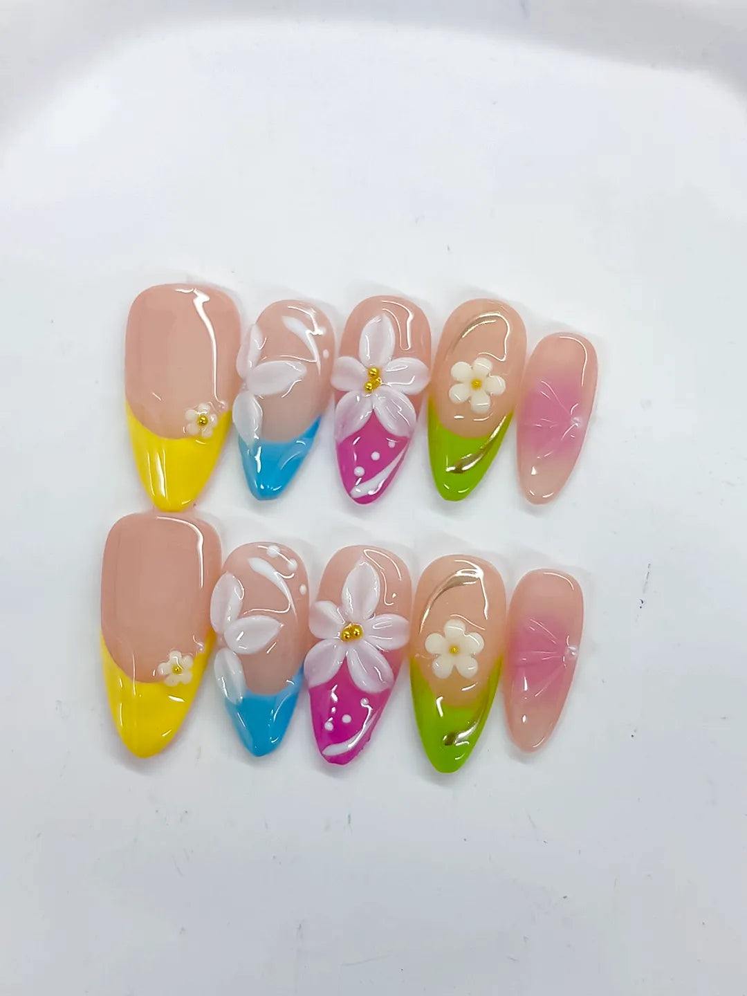 D511 - Medium Nude Yellow Almond Abstract Flower Dot Pattern VibeNailsLab