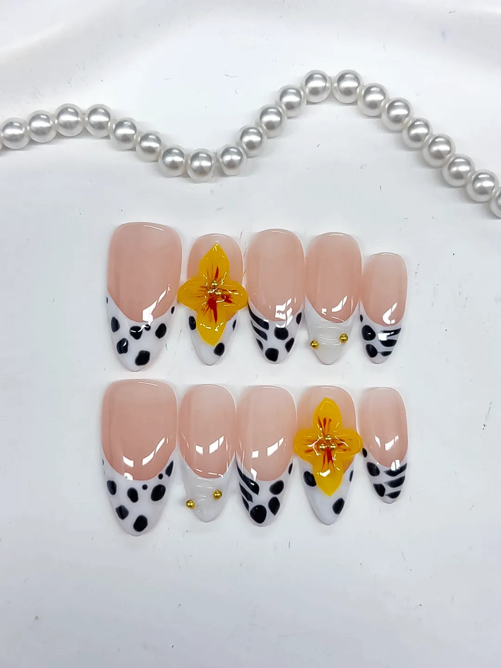 D512 - Medium Nude Black Almond French tip Flower Dot Pattern