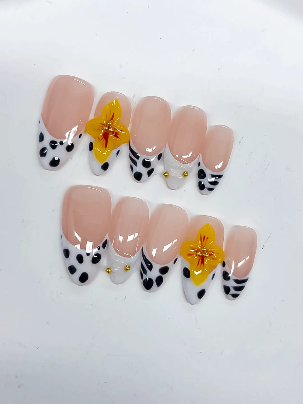 D512 - Medium Nude Black Almond French tip Flower Dot Pattern