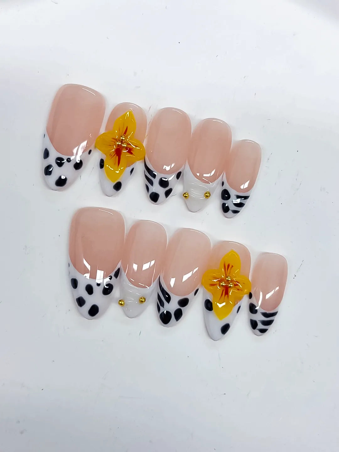 D512 - Medium Nude Black Almond French tip Flower Dot Pattern