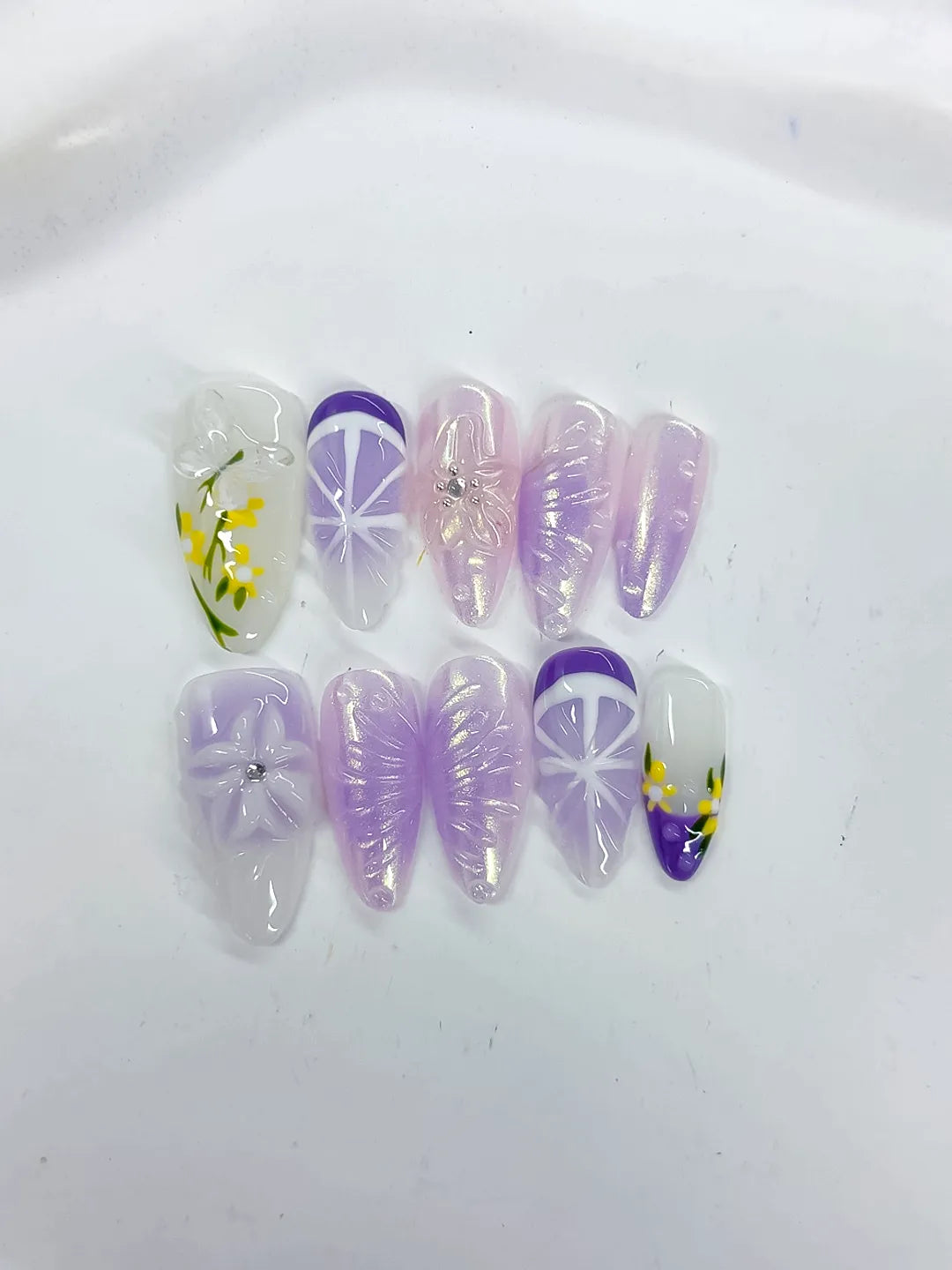 D517 - Medium White Purple Almond Holographic Flower Rhinestone