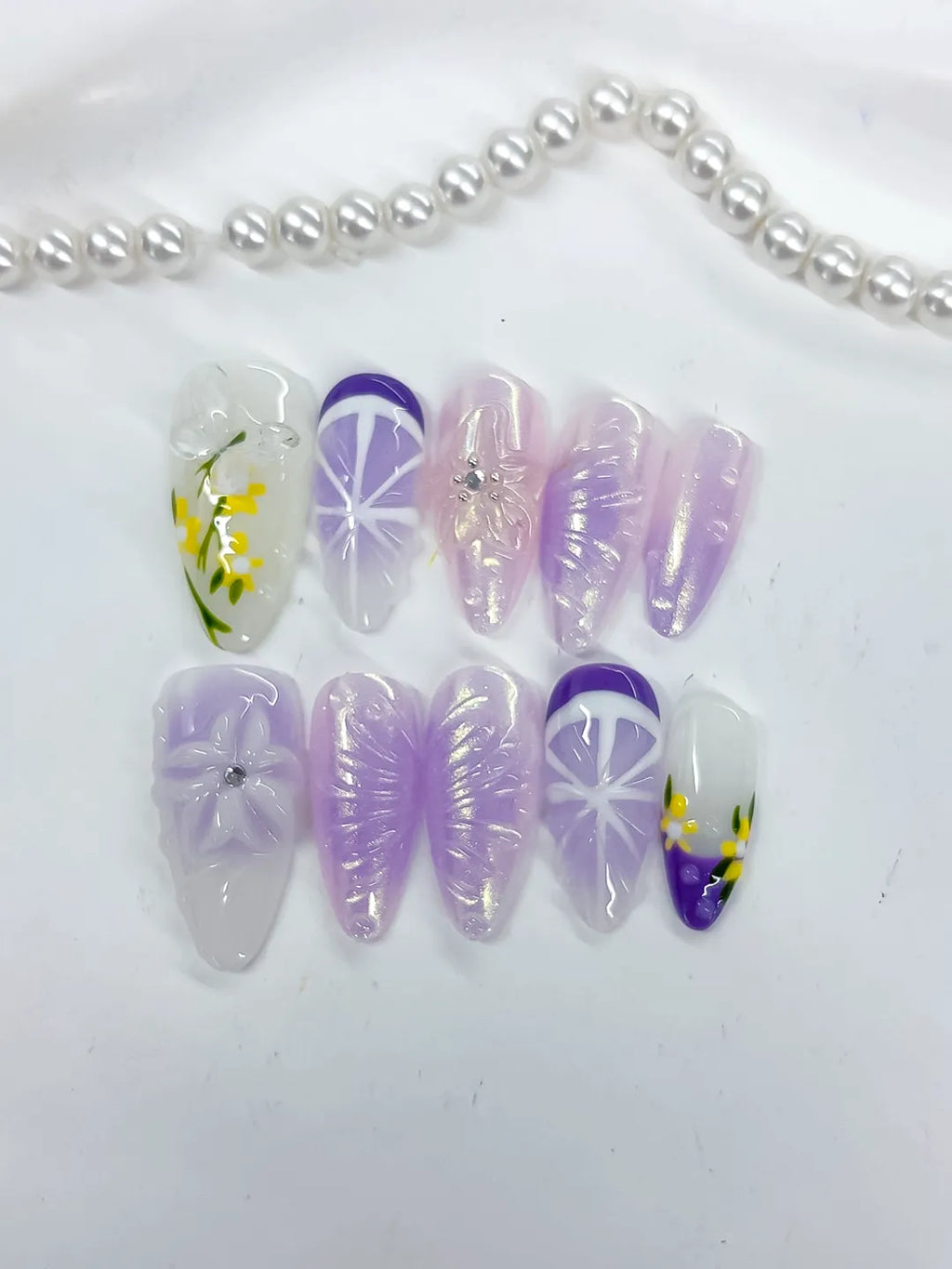 D517 - Medium White Purple Almond Holographic Flower Rhinestone