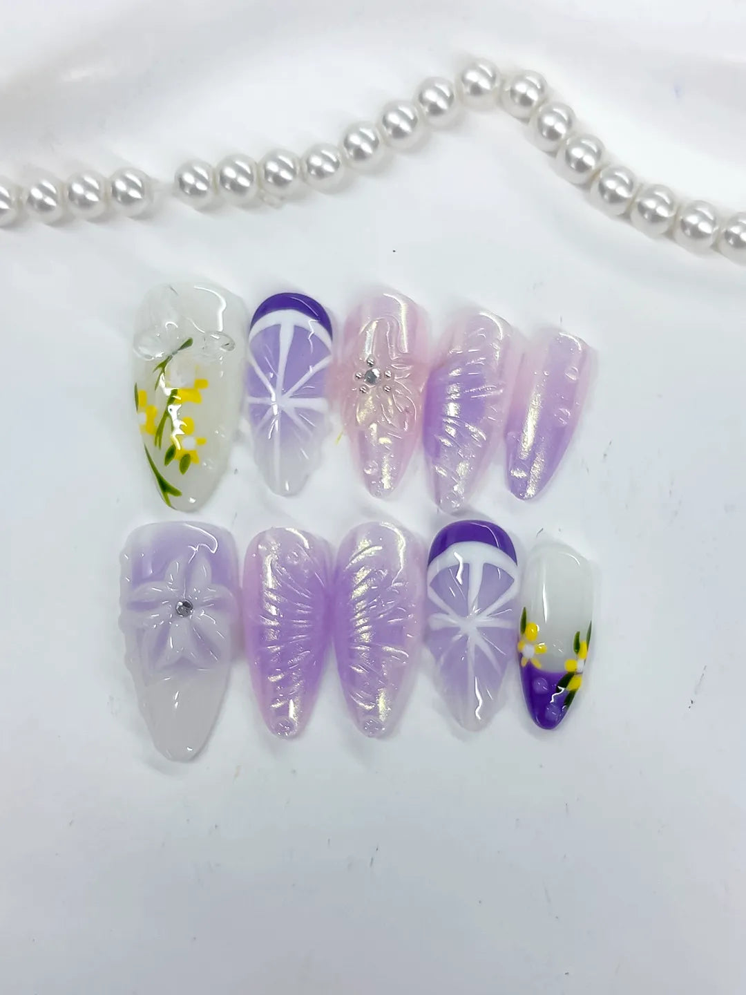 D517 - Medium White Purple Almond Holographic Flower Rhinestone