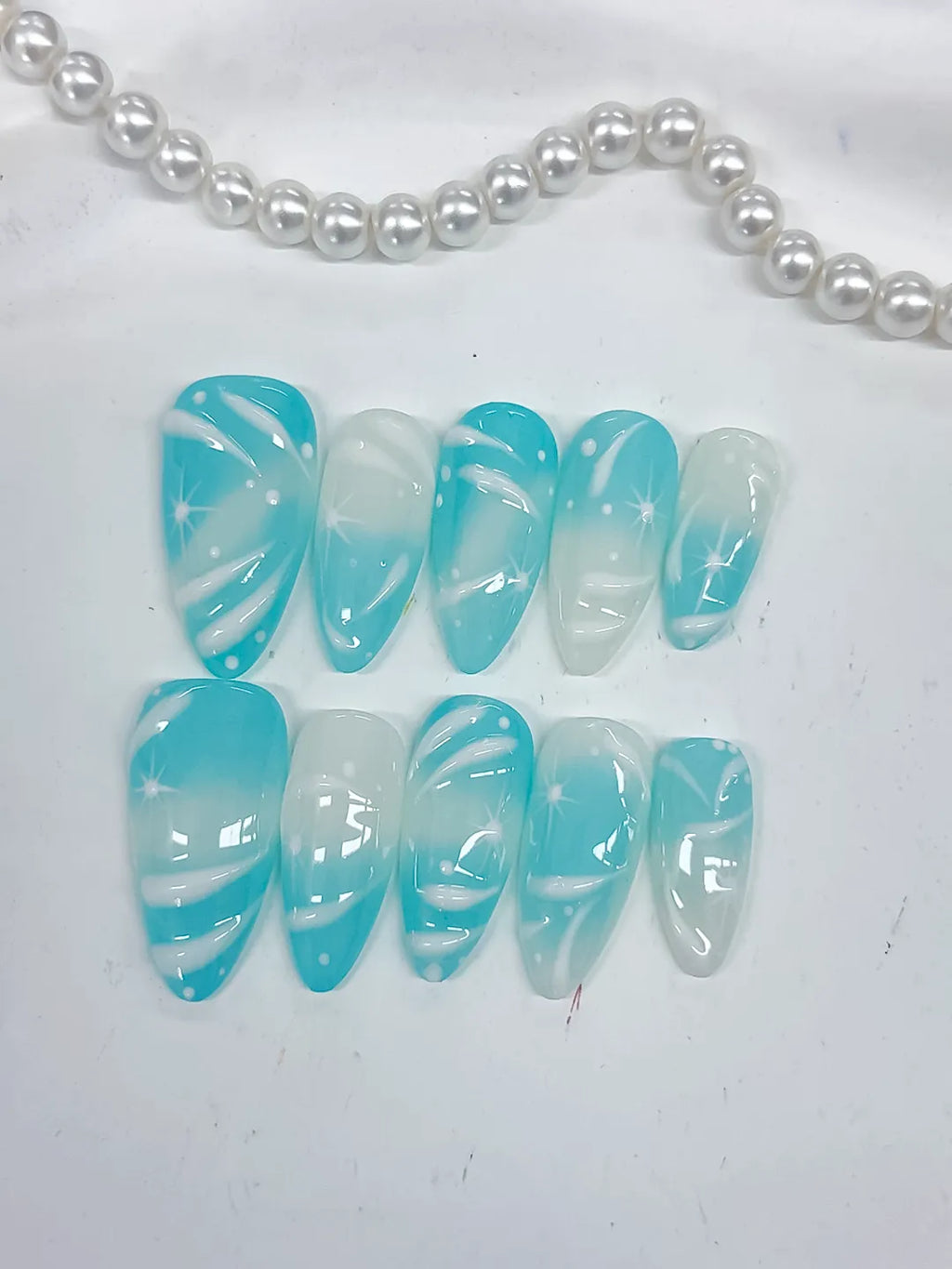 D520 - Medium Blue White Almond Metallic Star