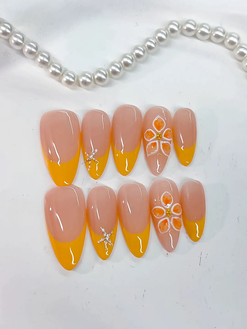 D529 - Medium Nude Yellow Almond French tip Flower Rhinestone