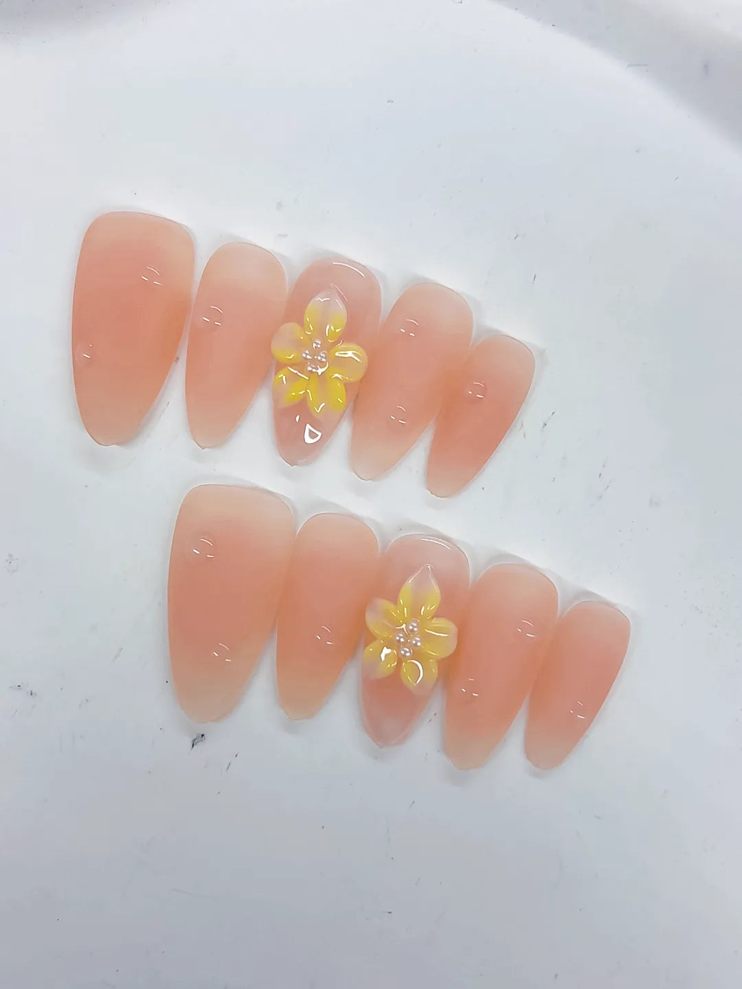 D531 - Medium Nude Yellow Almond Solid color Flower Rhinestone