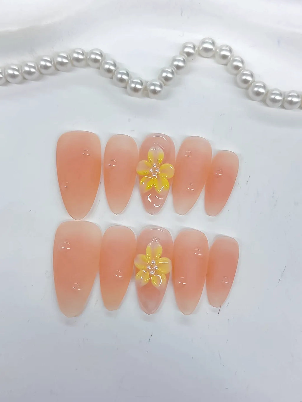 D531 - Medium Nude Yellow Almond Solid color Flower Rhinestone